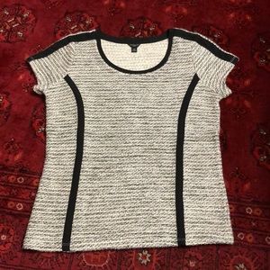 ANN TAYLOR TOP WITH DECORATION SIZE MP